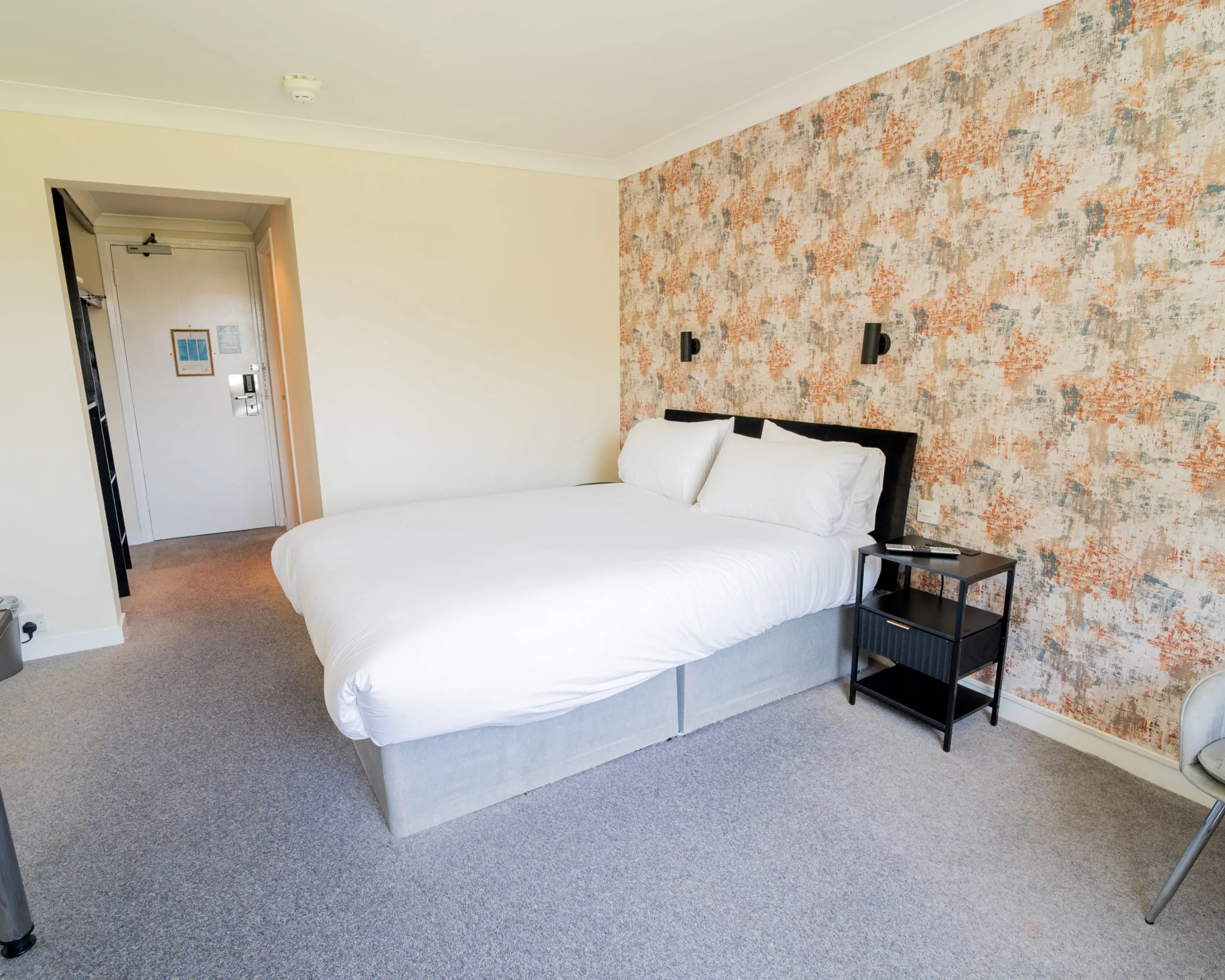 Double Room room image 5