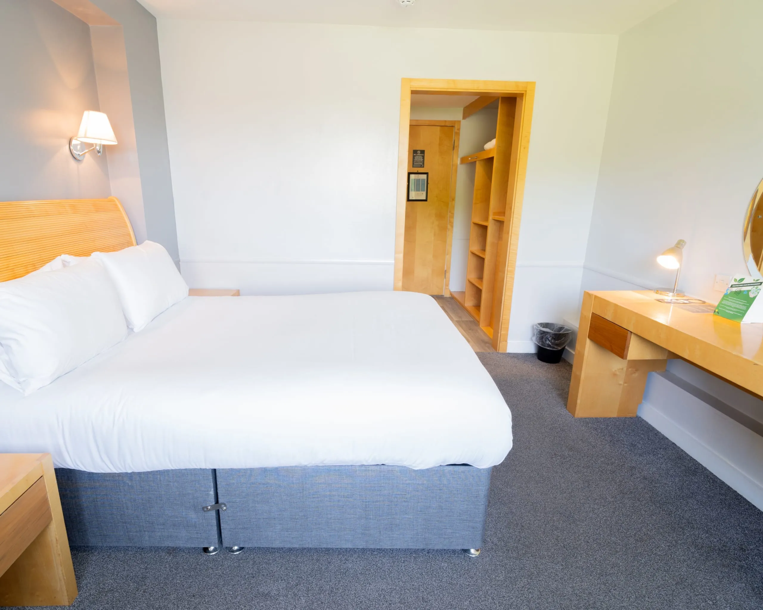 Double Room room image 22