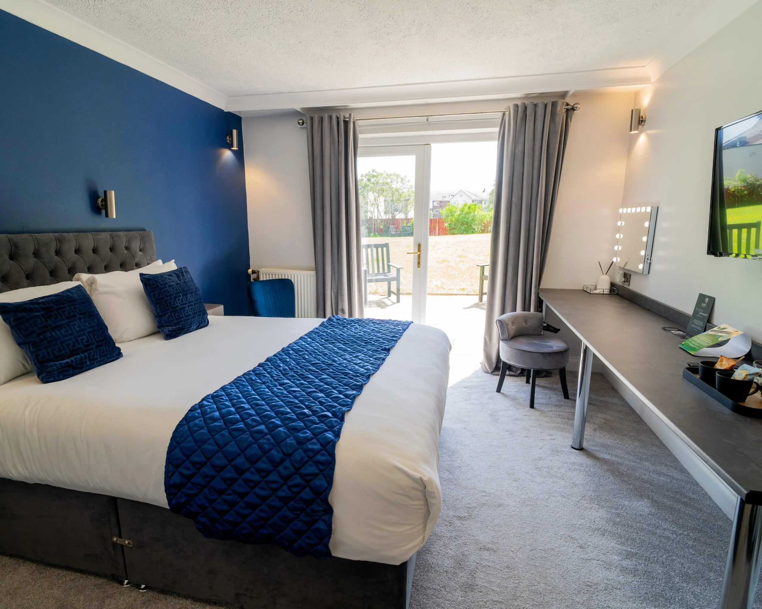 Premium Suite room image 4