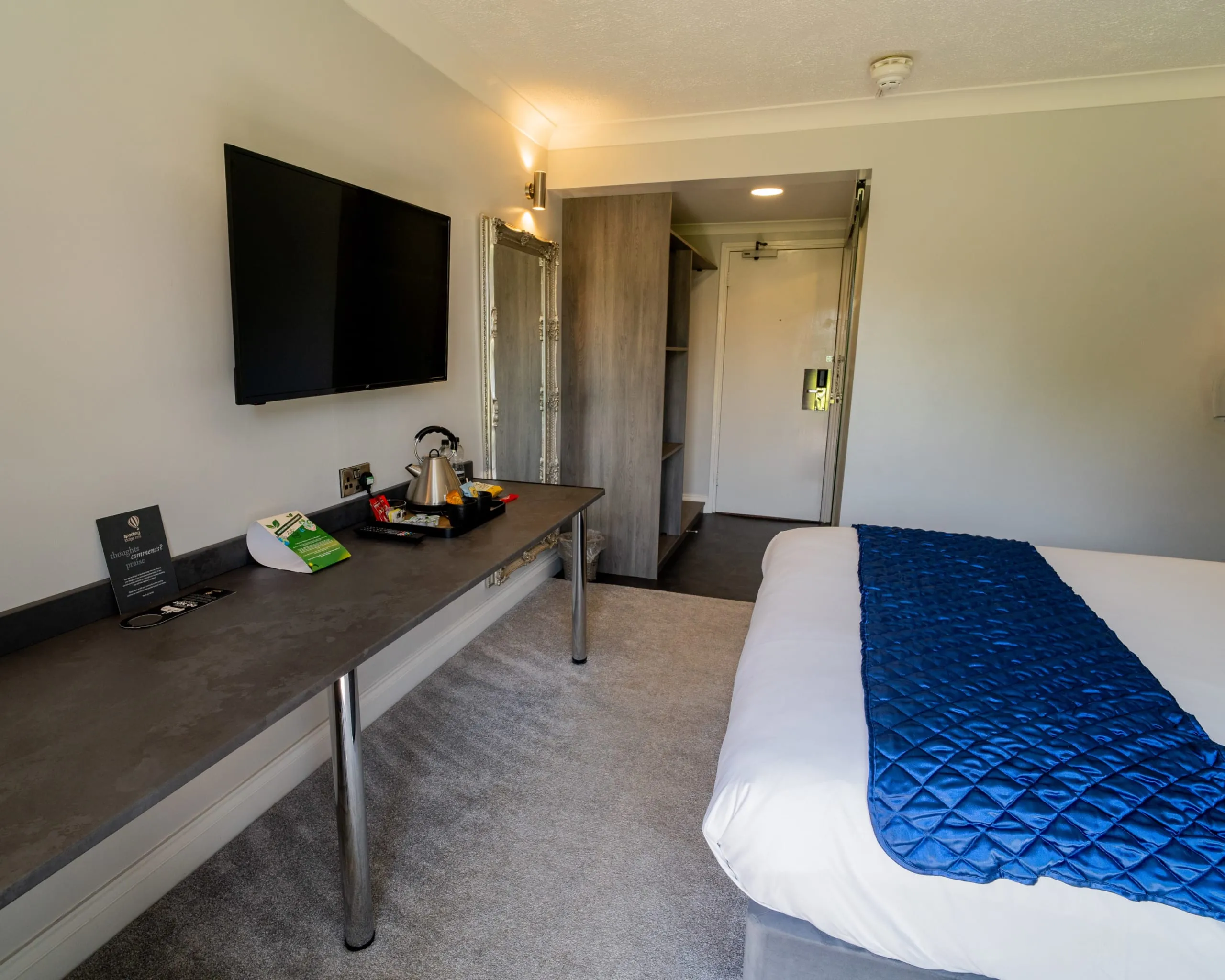 Premium Suite room image 6