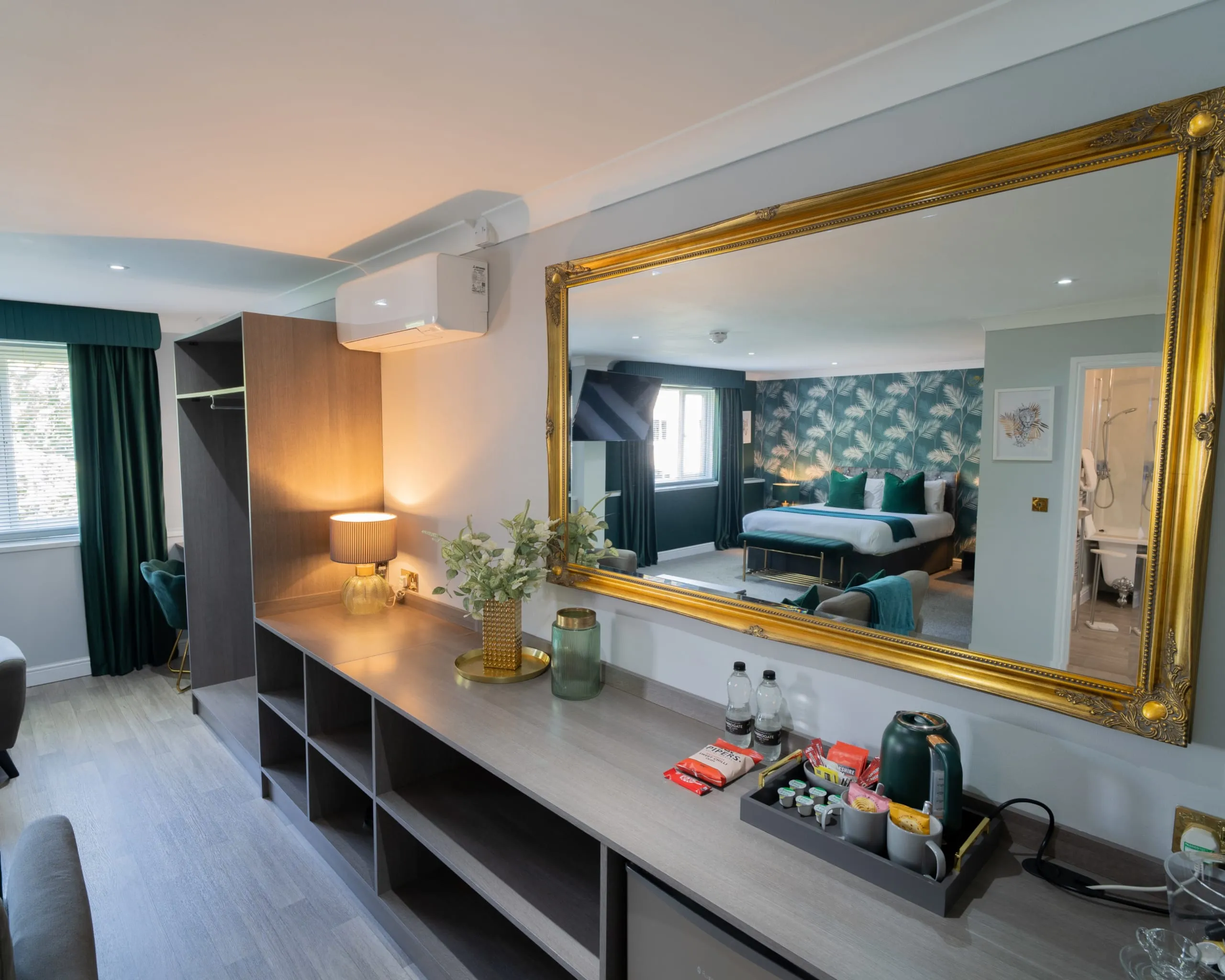 Premium Suite room image 4