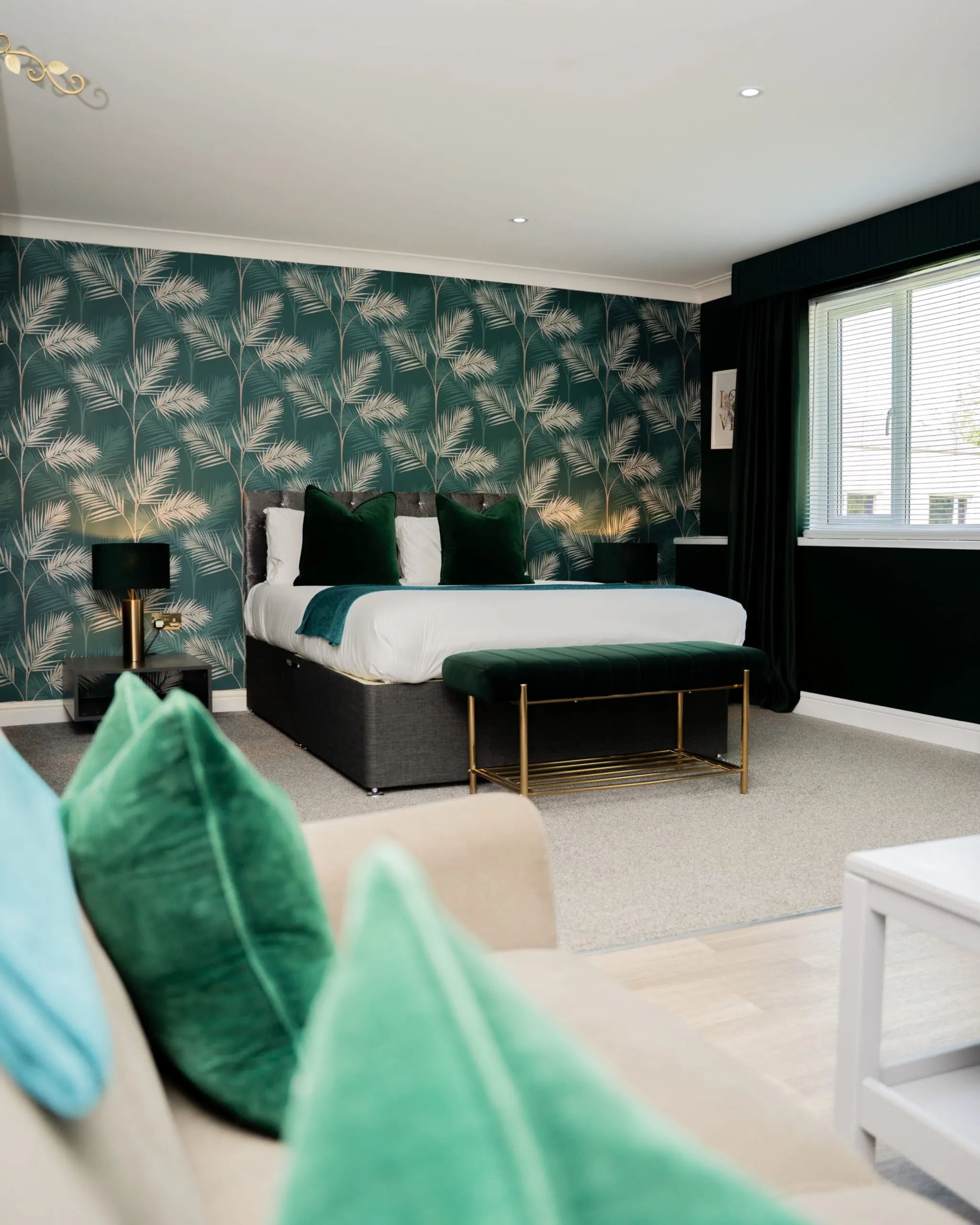 Premium Suite room image 9