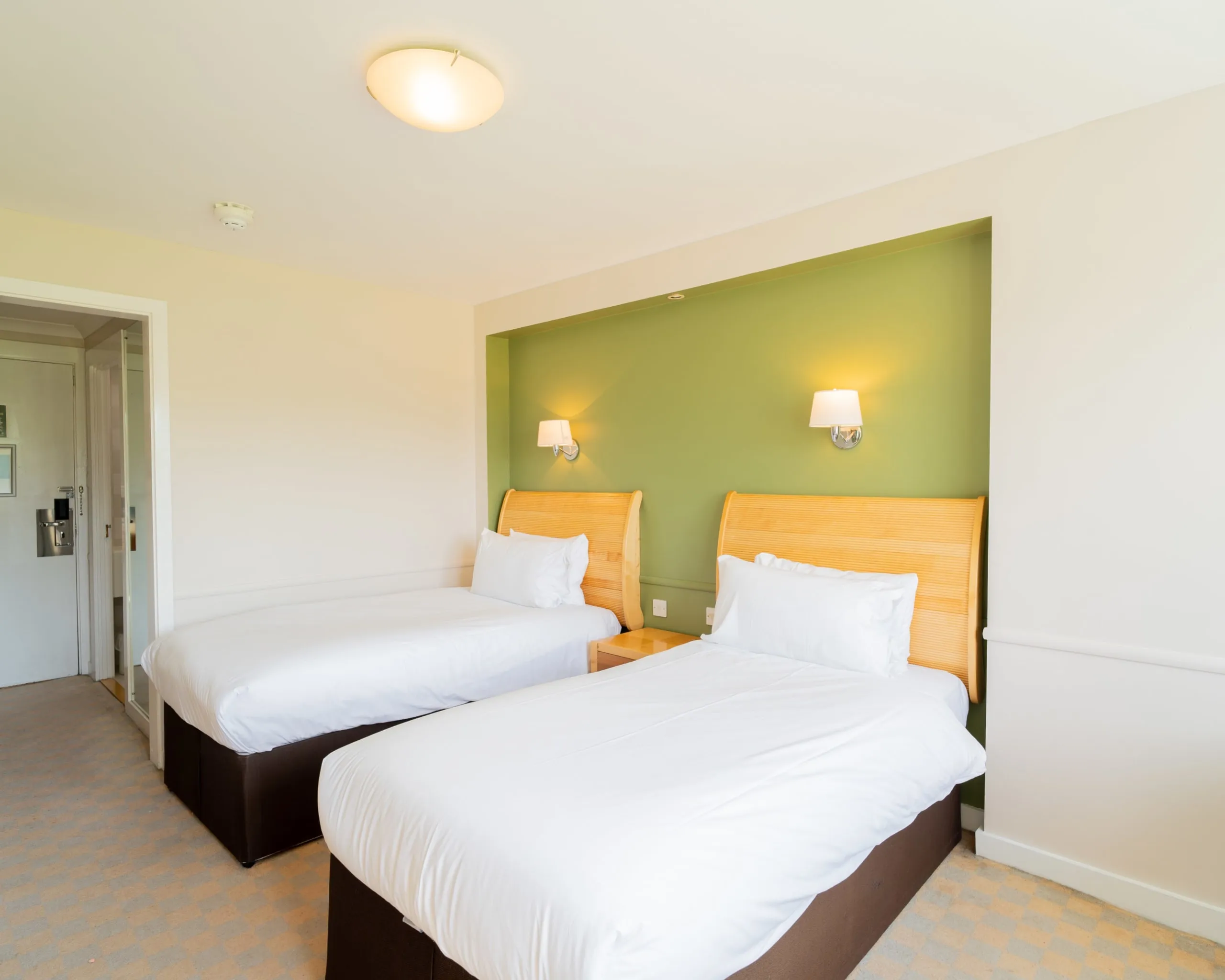 Twin Room room image 1